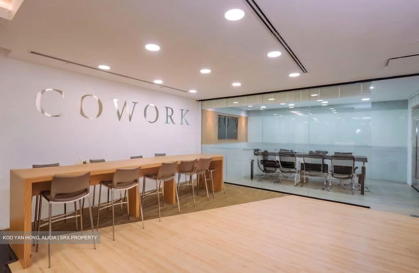 Shaw Centre (D9), Office #565576581